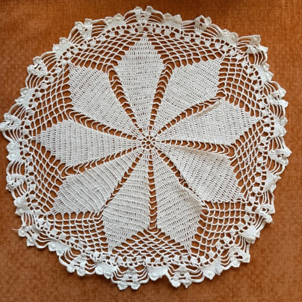 Vintage White Lace Doily Table Decor Mandala Flower Round